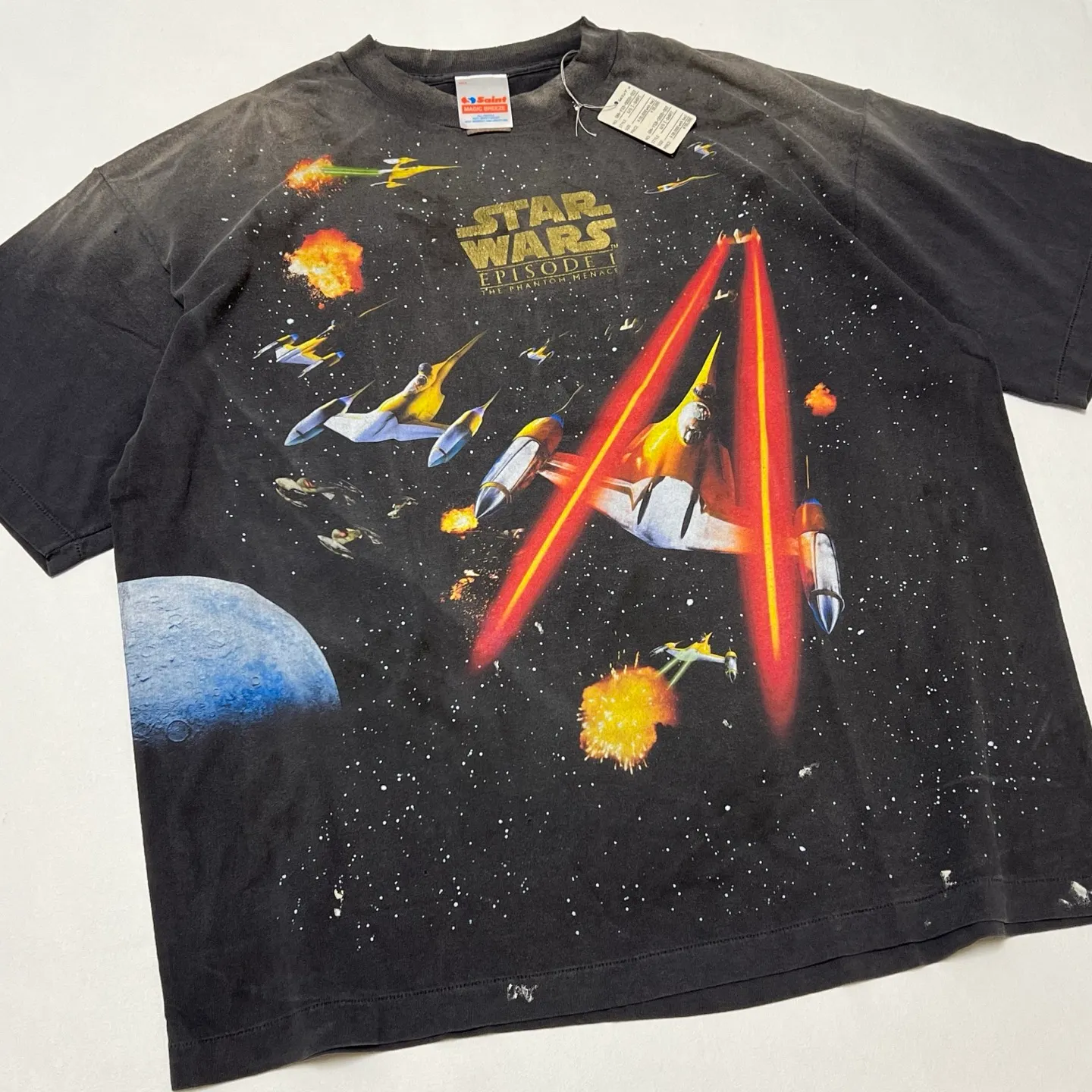 ⚠️The most complex and coolest item of this season, available in stock, available in seconds SAINT Mxxxxxx × STAR WARS SW_SS TEE /STARWARS / BLK Star Wars co-branded model. Fighter printed TEE. Washed black S-XL. Super complex and unconstrained printing design. The T-shirt using the vision of the "N-1 Star Fighter" in Star Wars is the most screen-printed item this season, reaching an astonishing 372 screens. Even the most difficult-to-print parts of the armpits are printed with luxurious printing. In addition, they are also hand-made distressed, splashed with ink, faded with water, and hand-damaged to complete this special and perfect work of art!